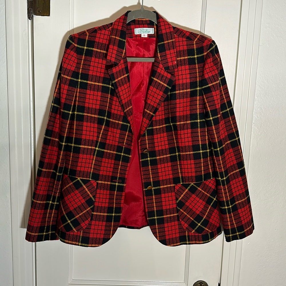 VINTAGE Prestige of Boston Christmas red and black plaid / tartan blazer